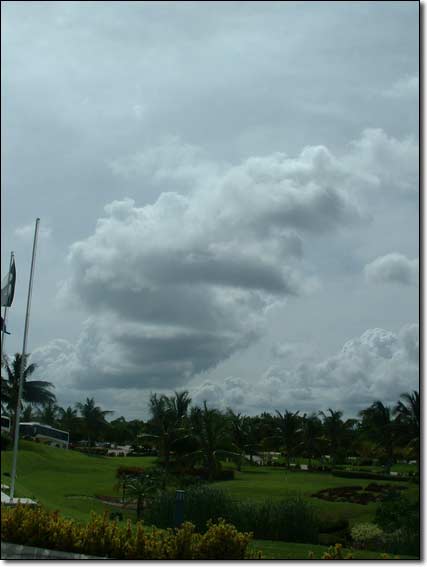 Clouds forming in Cancun